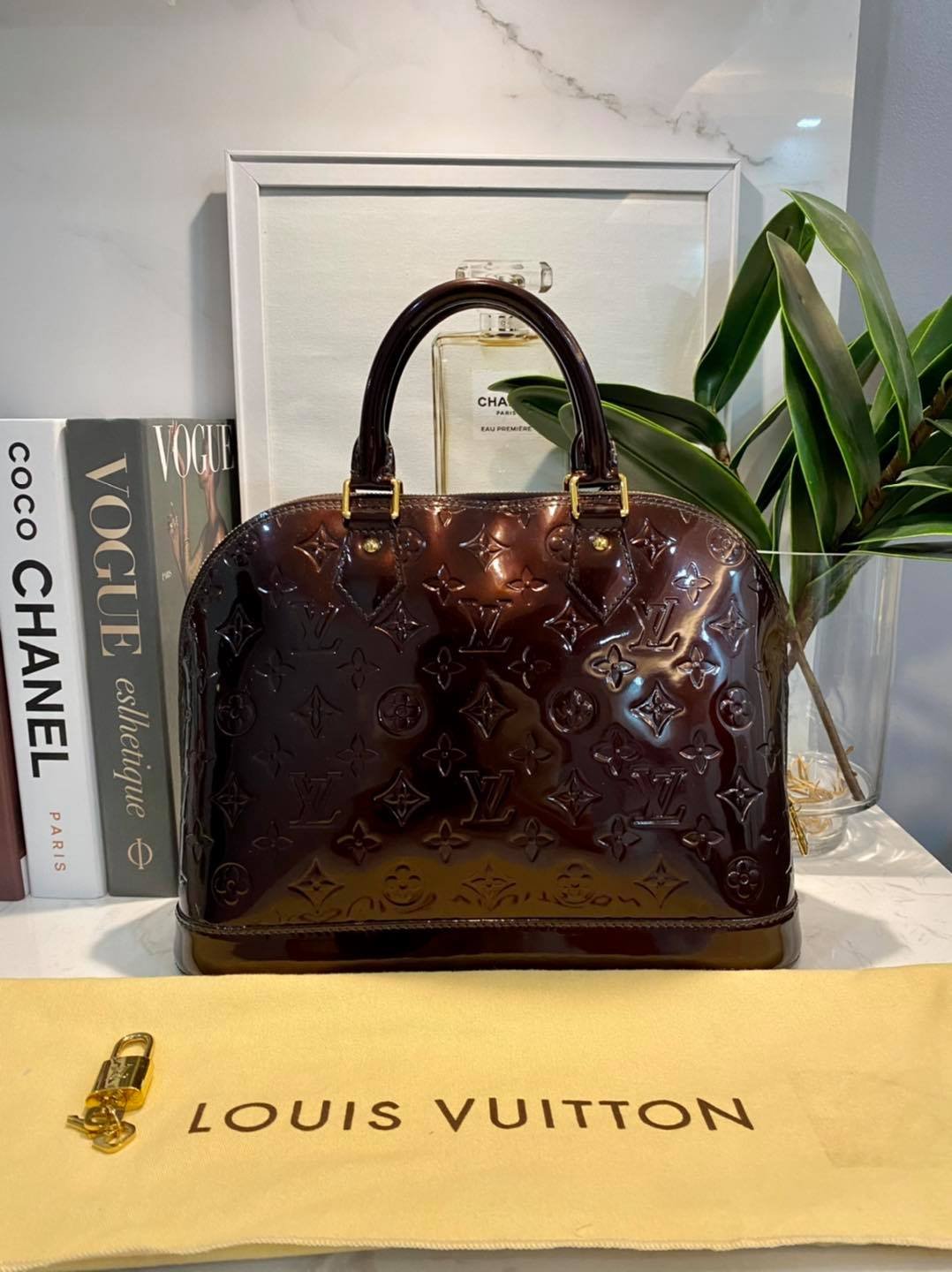 Buy Free Shipping Authentic Pre-owned Louis Vuitton Vernis Amarante Long  Beach MM Shoulder Tote Bag M90475 220011 from Japan - Buy authentic Plus  exclusive items from Japan